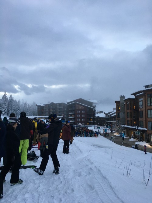 The line ahead of me. You can see the lines goes down and then starts snaking around and around