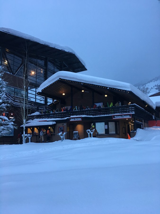 Pre- 8AM tram line on a powder day (I think the tram eventually opened at 9.30am or so)